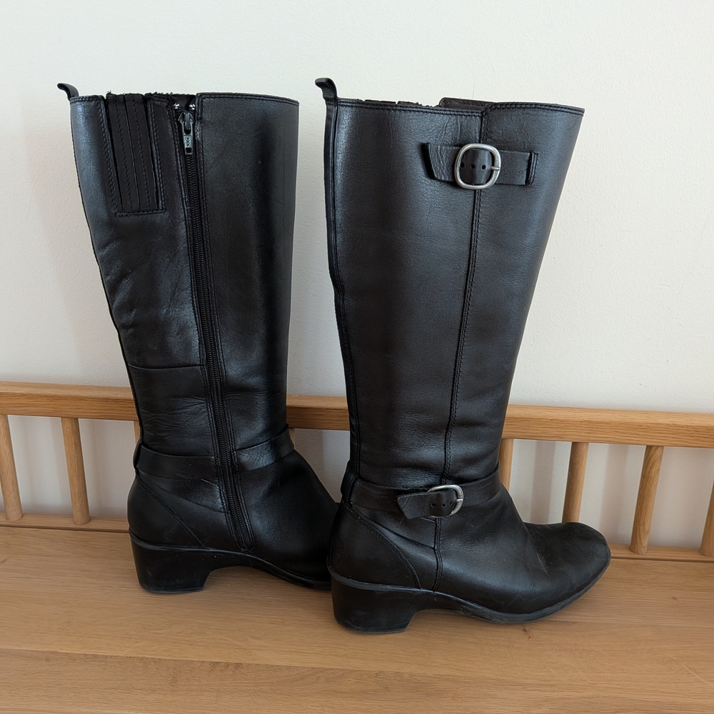 Clarks Black Heeled Boots for Women - Picture 4 of 6